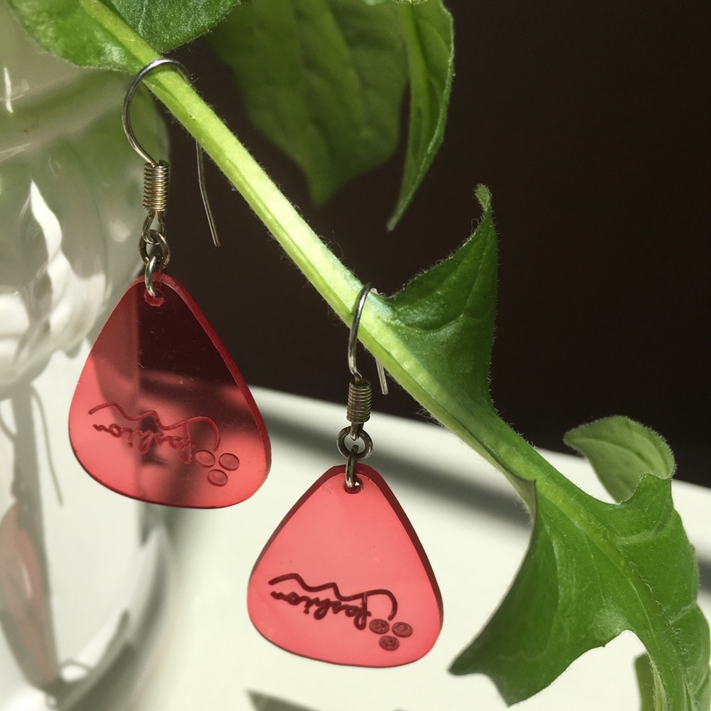 💎FREE w/ purchase! Unique Guitar Pick Earrings